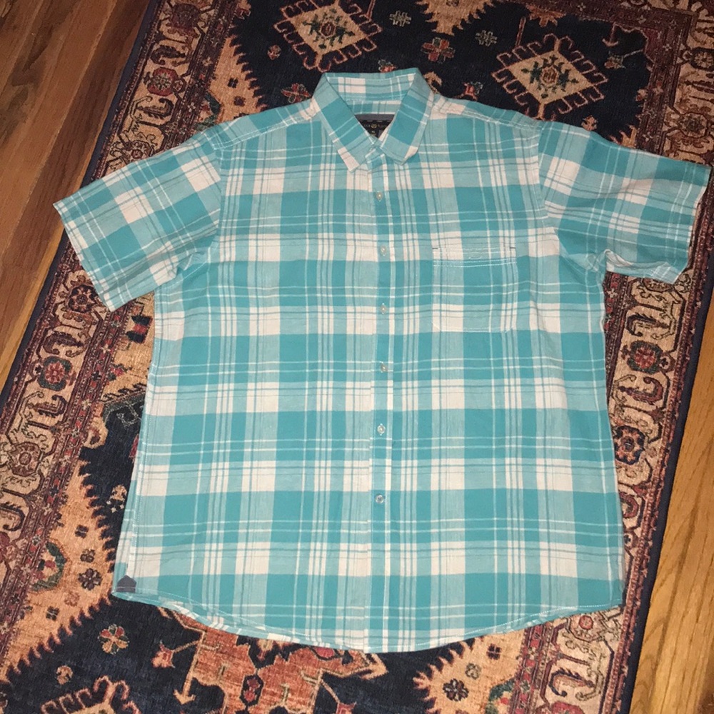 XL men’s short sleeve button down